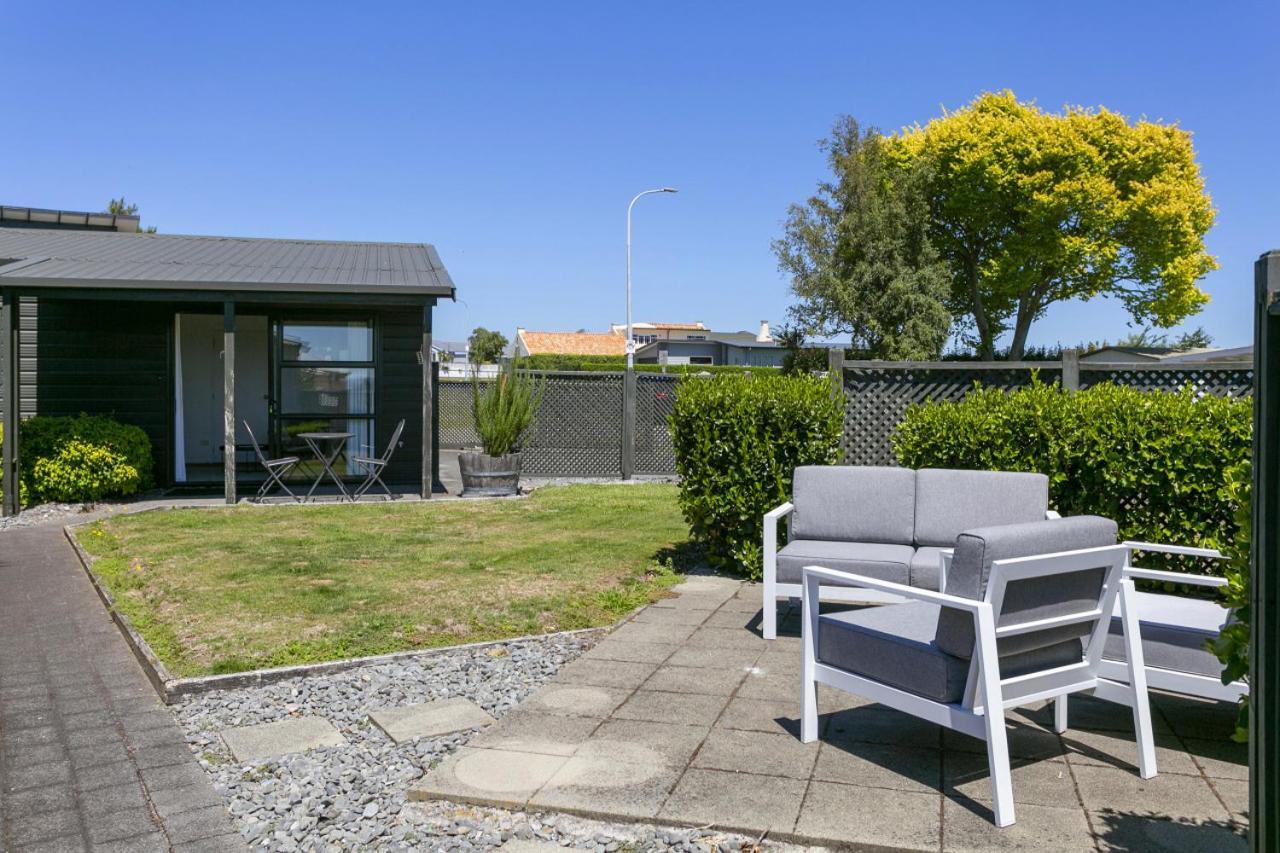 You Little Beauty - Wharewaka Beach Magic Taupo Eksteriør billede