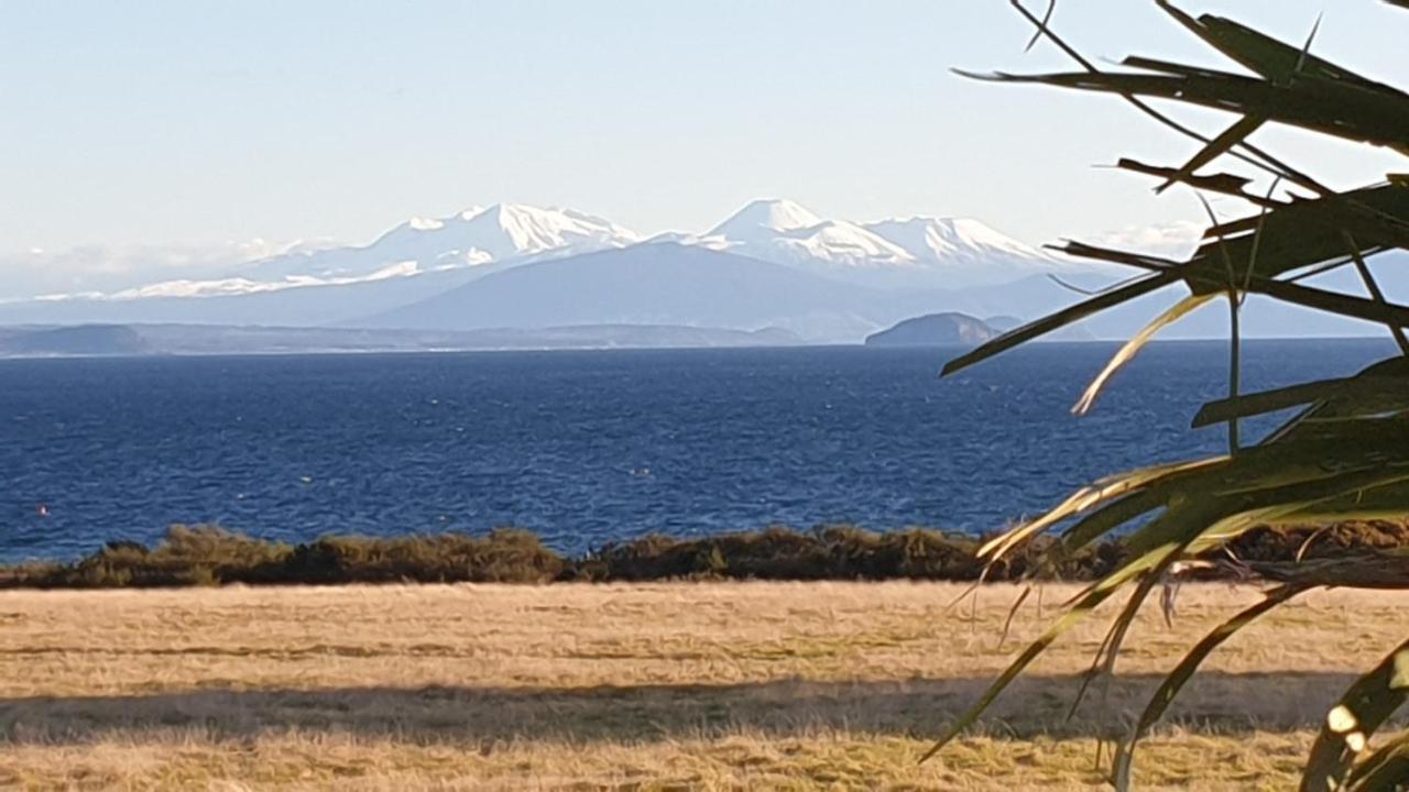 You Little Beauty - Wharewaka Beach Magic Taupo Eksteriør billede